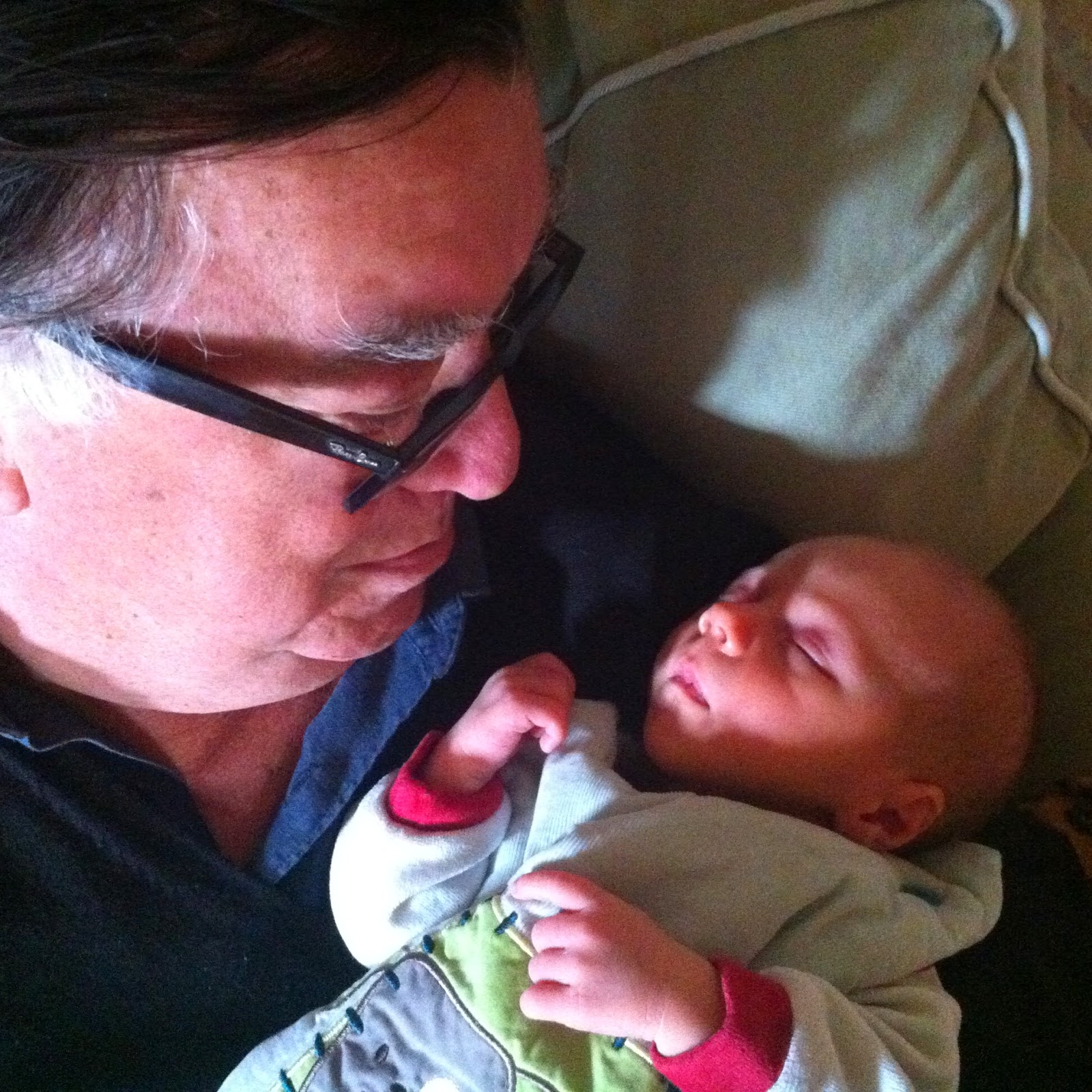 Pierre Roca Comunicación: PETITS FILS ET GRANDS-PÈRES