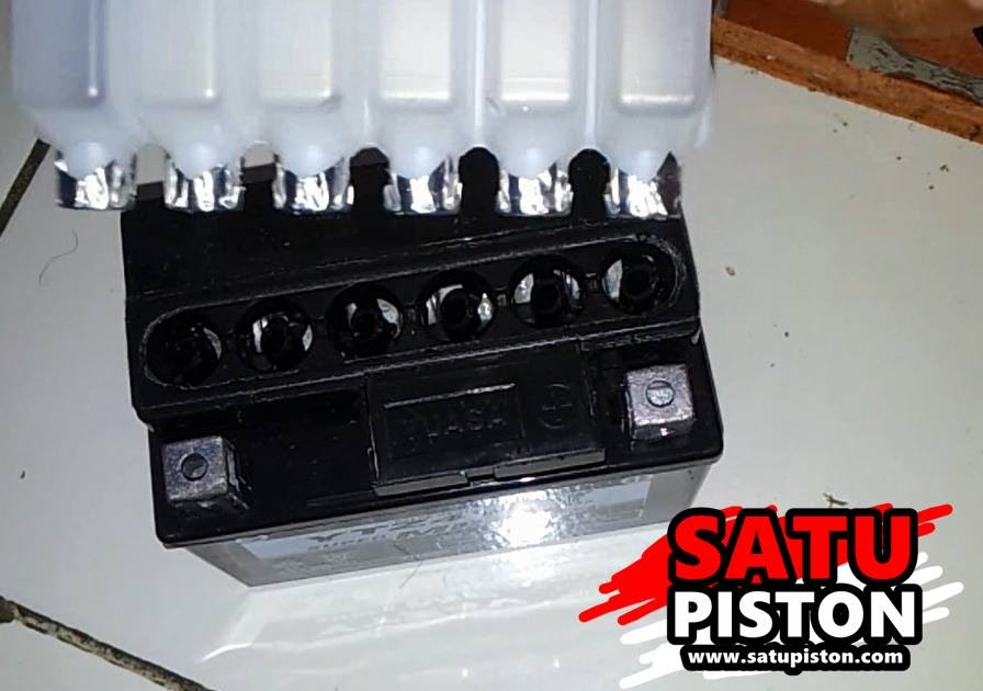 Berat Jenis Air Aki Yang Baik Adalah Segini ! - Satupiston.com | Blog