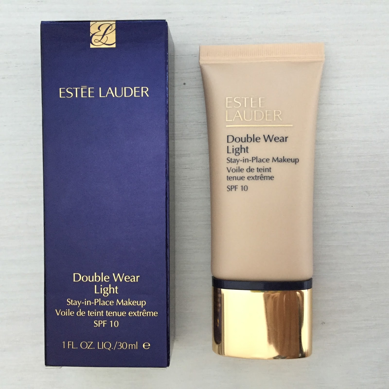 Review: ESTEE LAUDER - DOUBLE WEAR LIGHT FOUNDATION