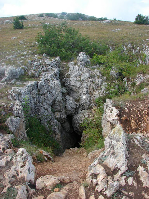 Вход в пещеру Терпи-Коба