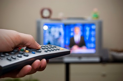 Mayoría de cristianos no ven televisión cristiana porque piden dinero Mirando la maratónicas de TV cristiana