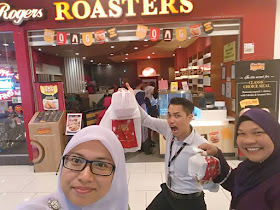 Pakcu makan Kenny Rogers Roasters di Jaya Shopping Centre Petaling Jaya Pakcu makan Kenny Rogers Roasters di Jaya Shopping Centre Petaling Jaya