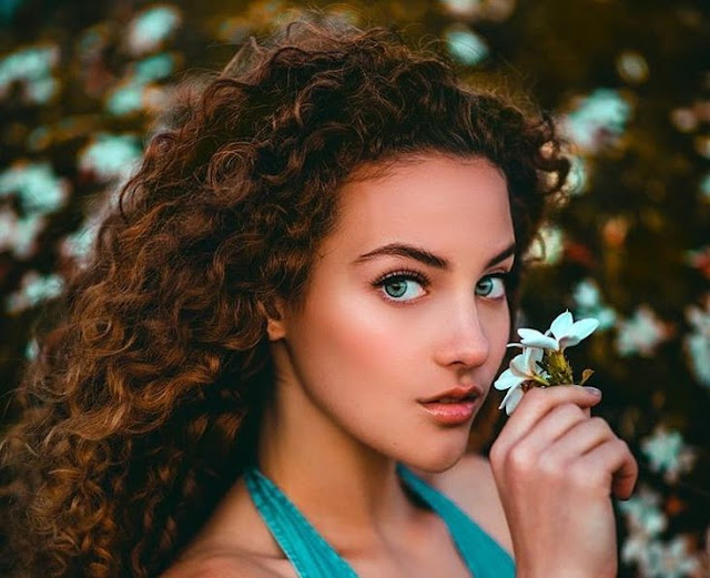 Sexiest Gymnast Sofie Dossi Full HD Hottest Top 50 Wallpapers & Photos.