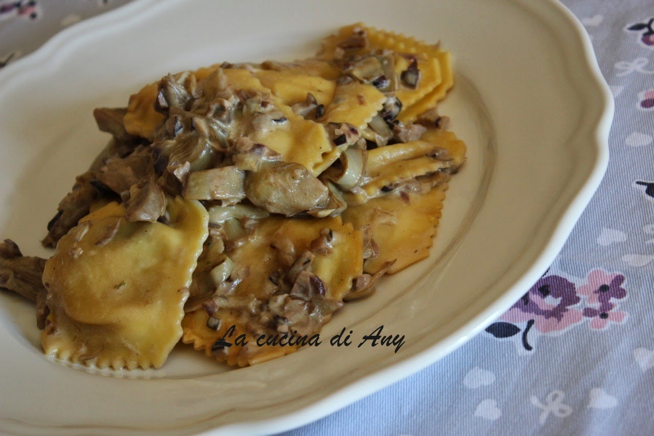 ravioli ai funghi porcini, carciofi e panna - ravioli cu hribi, anghinare si smantana