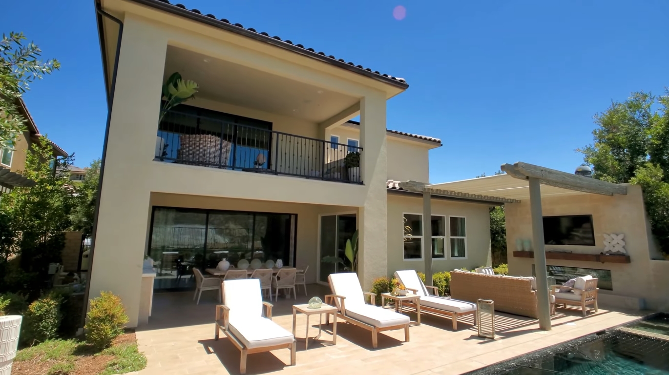 28 Photos vs. Model Home for Sale | Luxury Home in Santa Clarita, CA vs. Interior Design Tour