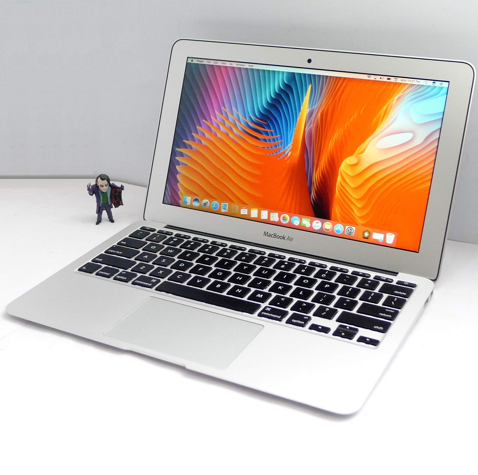 【美品】MacBook Air 2015 11インチ/SSD120GBメモリ4GB
