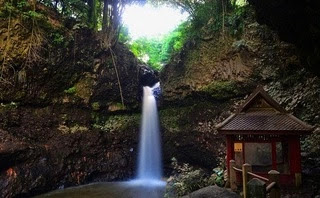 10 Tempat Wisata Alam di Bandung yang lagi Hits 2021 Curug Dago