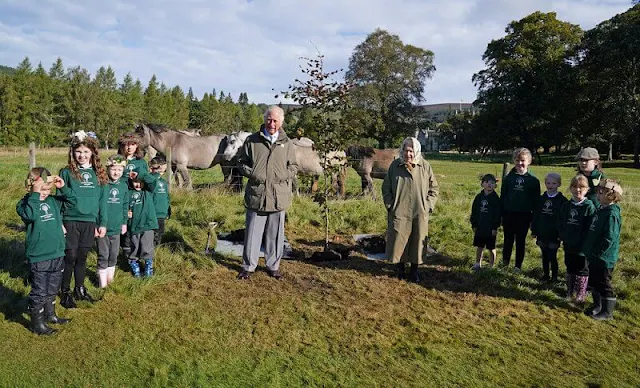 Queen Elizabeth met with local schoolchildren from Crathie Primary School at the Balmoral Estate