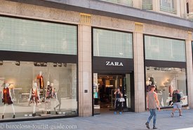 Ataca a un vigilante de seguridad cuando robaba ropa en el Zara de portal del ángel