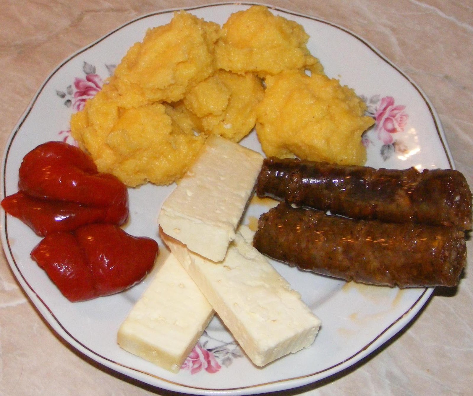 Mamaliguta cu branza si iaurt Retete