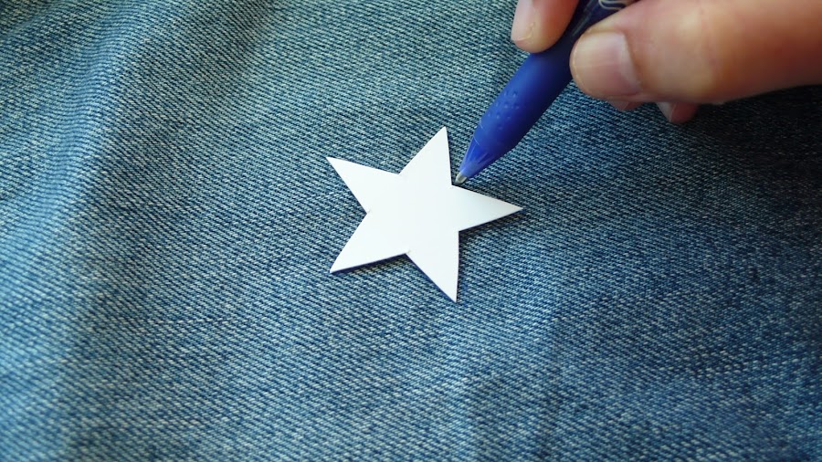 Cazadora-vaquera-con-estrellas-bordadas