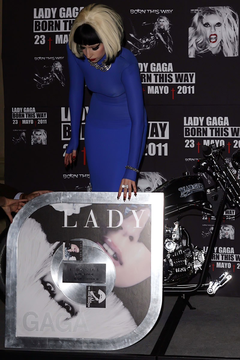 Lady Gaga's Boobs Transparent Blue In Mexico City | Celebrity Nude Century