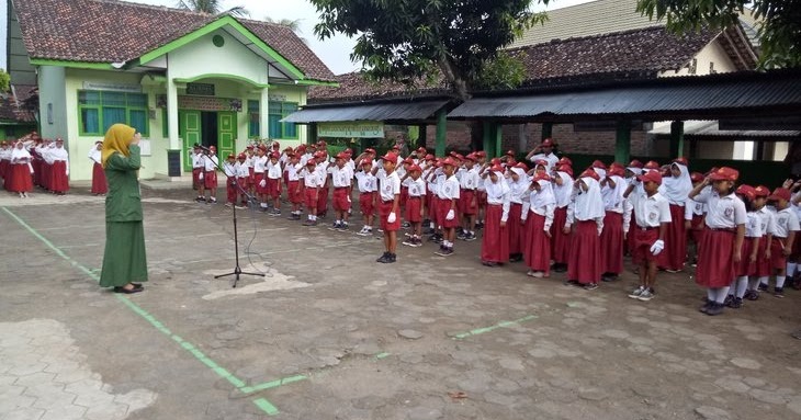 Amanat Pembina Upacara Bendera Hari Senin Tema Tentang Ahlak Jago Berpidato Apa Yang Kamu Cari Ada Disini