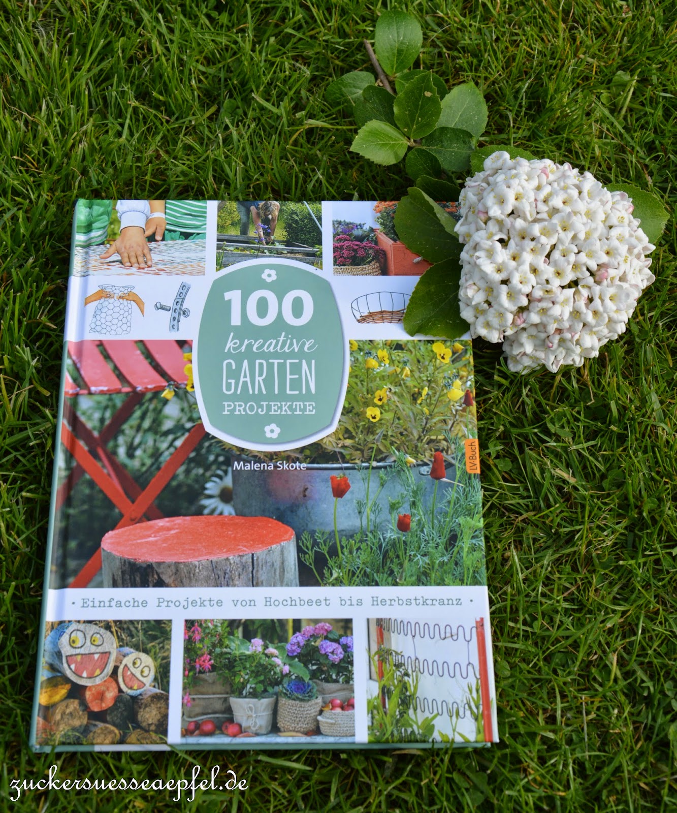 Der Blick ins Bücherregal mit drei tollen Gartenbüchern... ♥