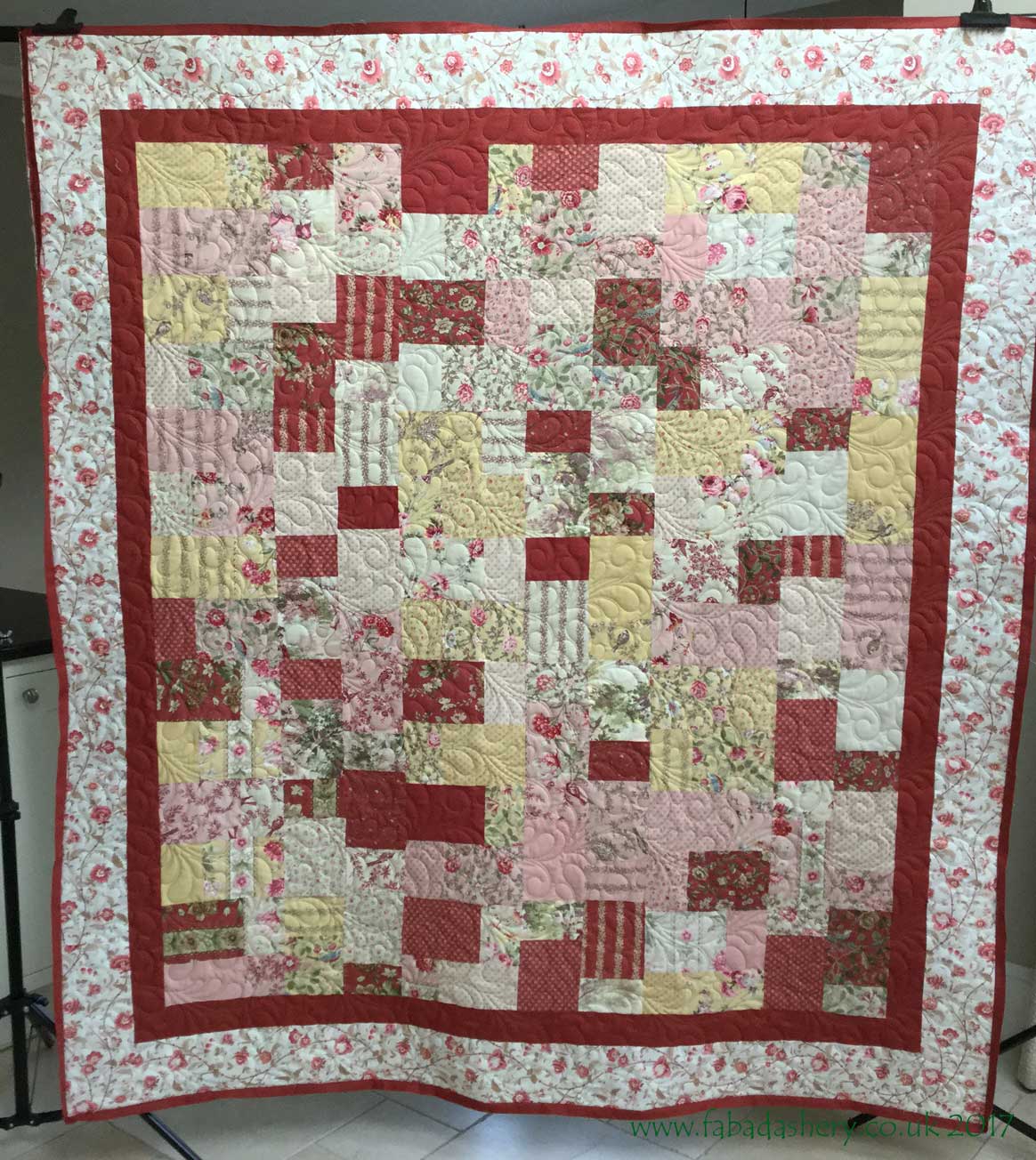 Fabadashery Longarm Quilting French General Pom Pom de Paris quilt by