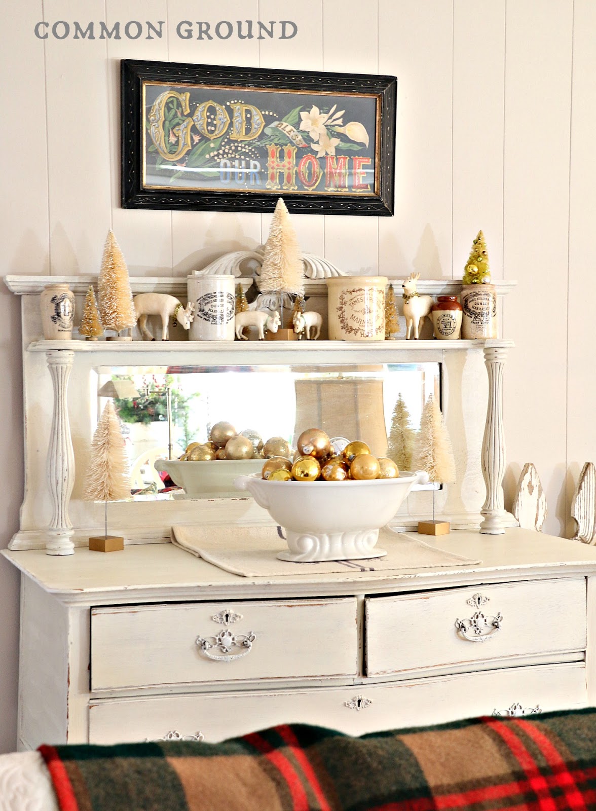 common ground : Decorating the Sideboard for Christmas