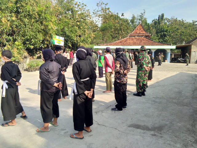 Danramil 13/Sukodono Kodim 0725/sragen Pimpin Apel Persiapan Kegiatan Penanaman Pohon Danramil 13/Sukodono Kodim 0725/sragen Pimpin Apel Persiapan Kegiatan Penanaman Pohon