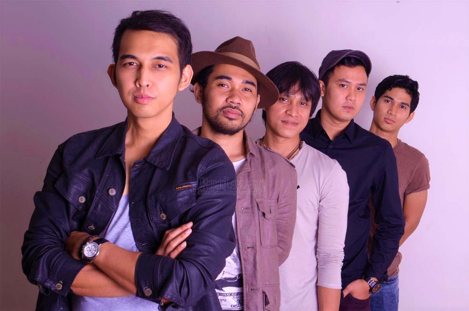 Kumpulan Koleksi Lagu Lyla Download MP3 Lengkap Gratis - YukDownload.com