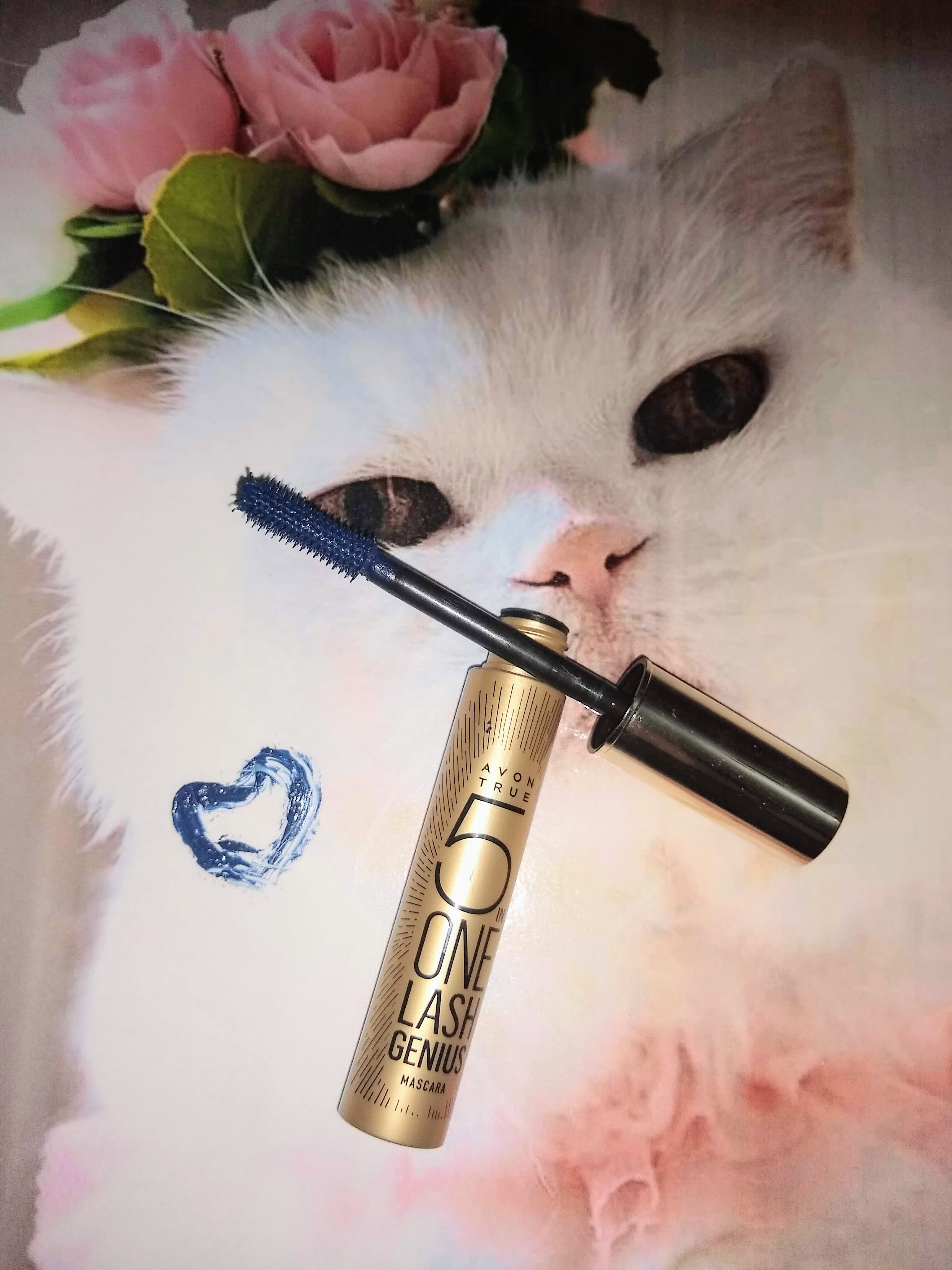 unique Noua mascara Genius 5in1 by Avon