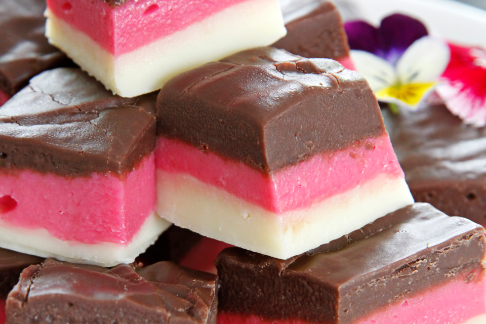 chocolate fudge with condensed milk