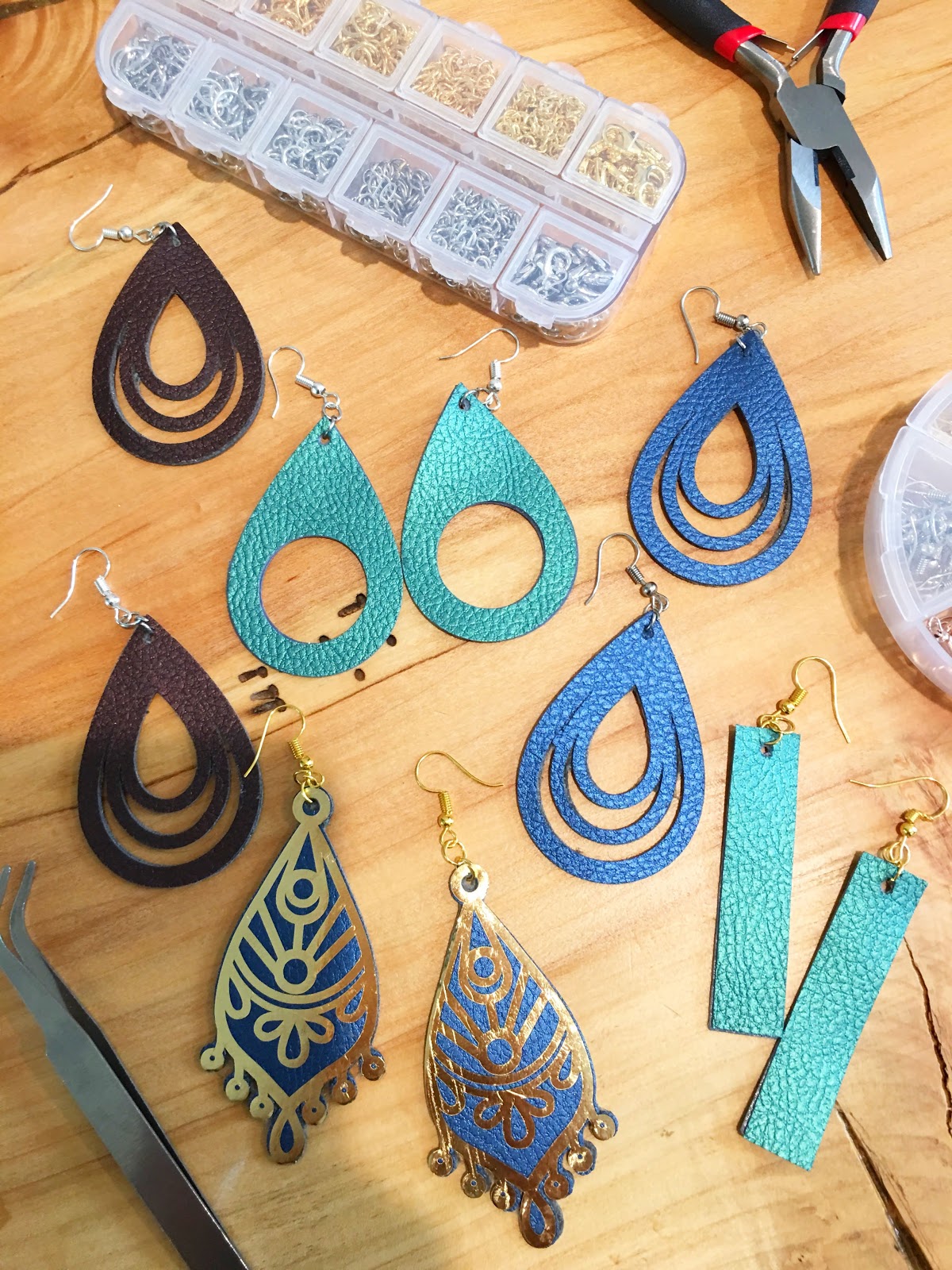 DIY Faux Leather Earrings Start To Finish Silhouette CAMEO Tutorial DIY Faux Leather Earrings Start To Finish Silhouette CAMEO Tutorial