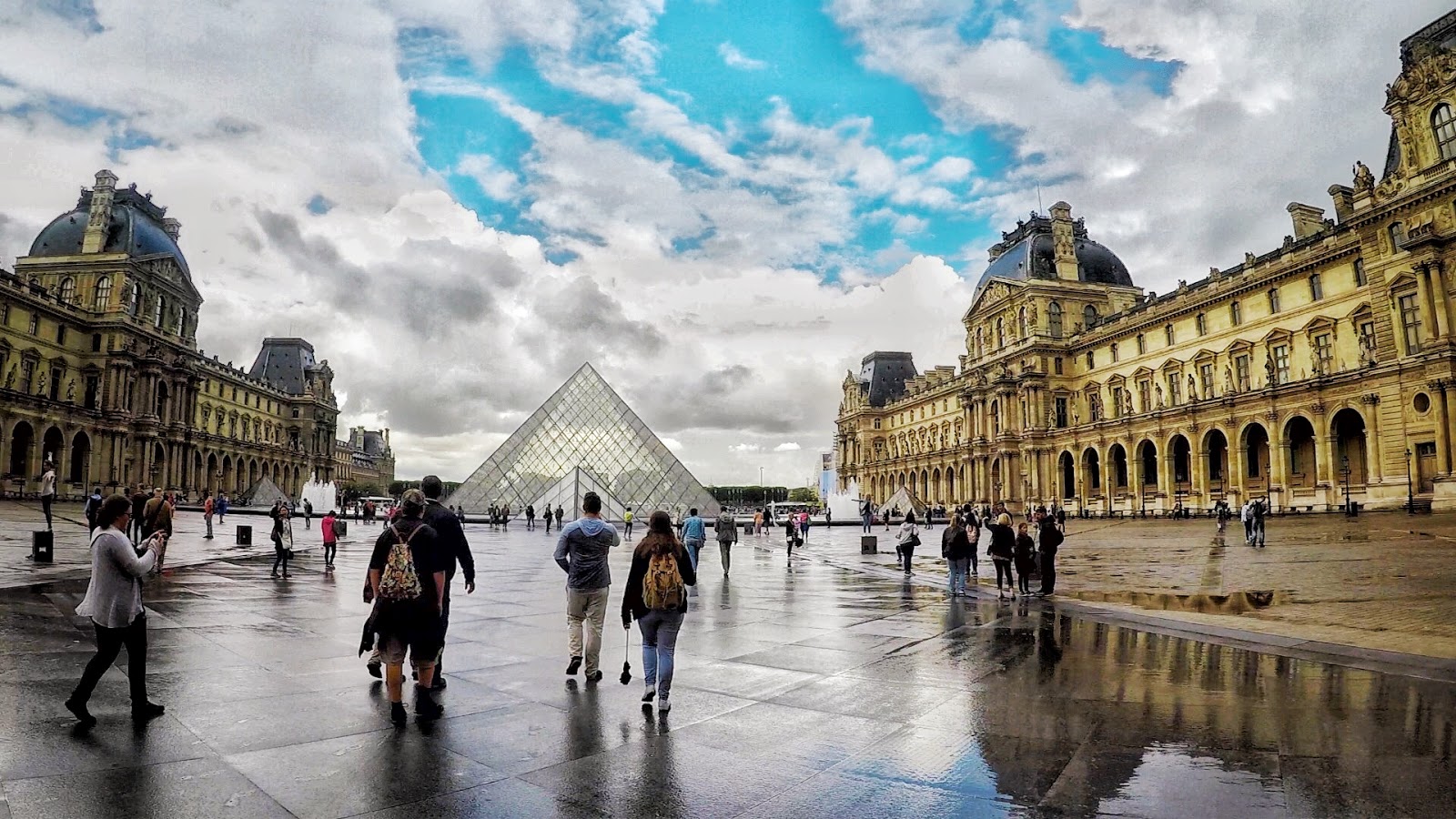 The Louvre the louvre, paris, the louvre in paris, museums in Paris, Mona Lisa, Le Pyramide, entrance to the Louvre