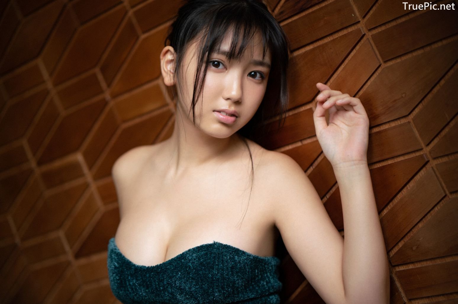 Image-Japanese-Pop-Idol-Aika-Sawaguchi-Champion-Road-TruePic.net- Picture-59