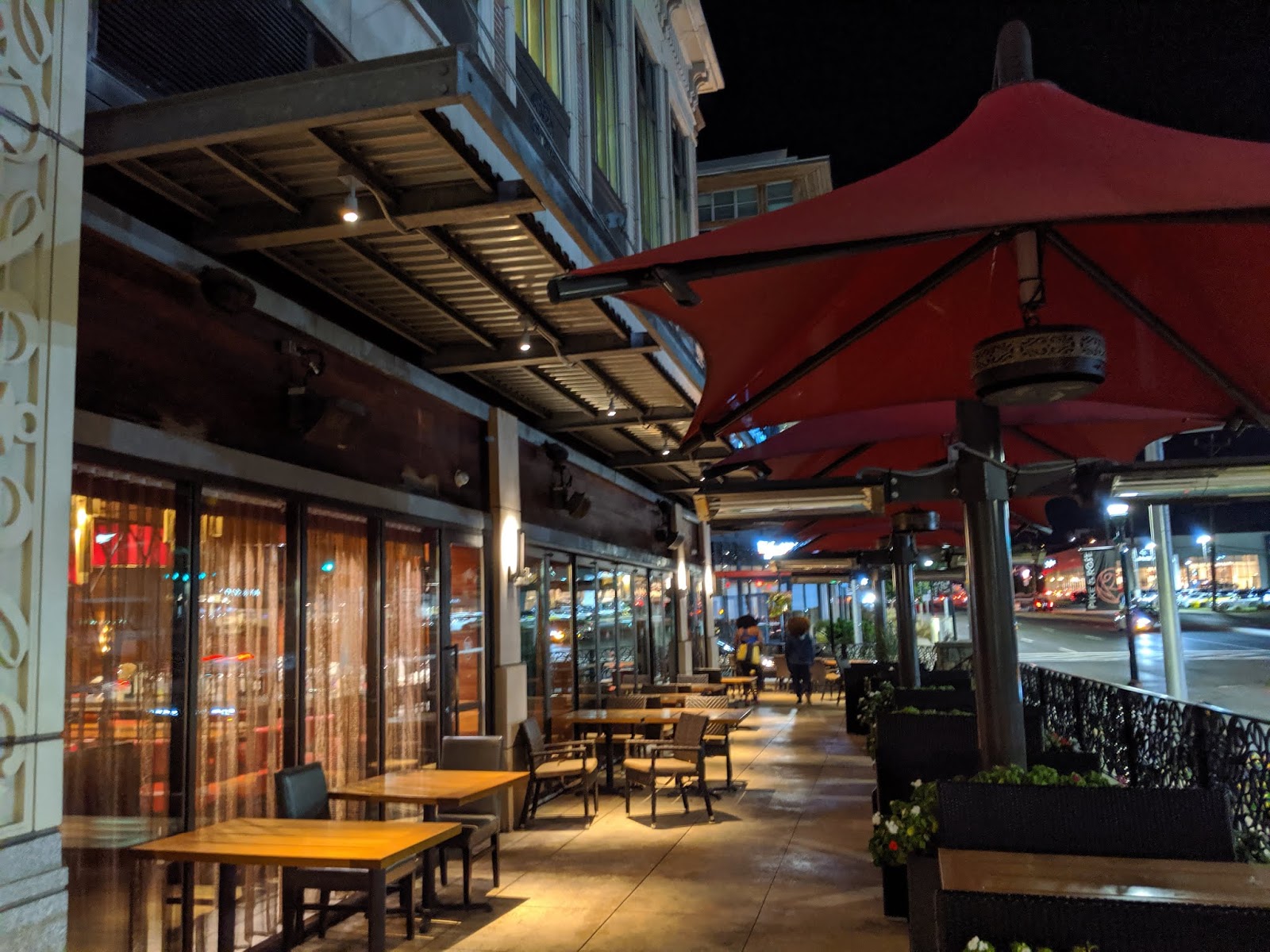Robert Dyer Bethesda Row Del Frisco's Grille closes at Pike & Rose