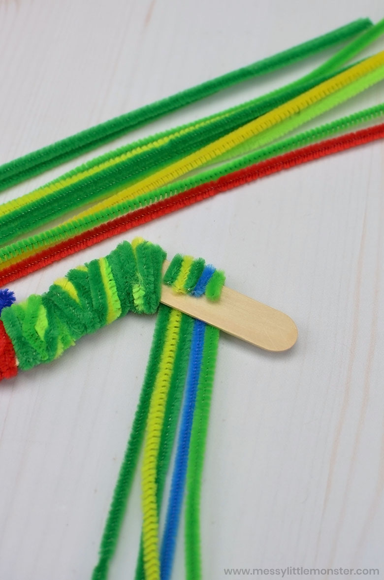 Pipe Cleaner Caterpillar Craft 