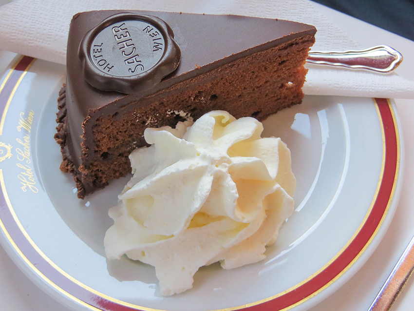 Sachertorte im Café Sacher Sachertorte im Café Sacher