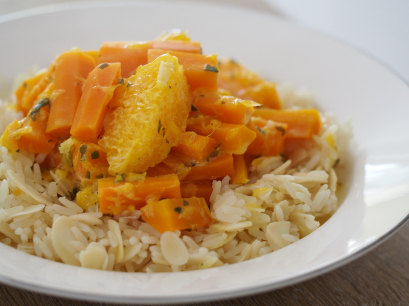 Mandel-Reis mit Karotten-Orangen Gemüse (4 Portionen)
