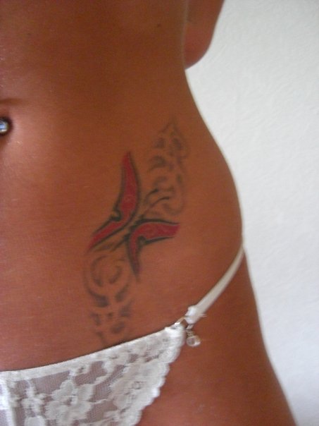 heart tattoos for women on hip. Sexy Hip Tattoos Girl