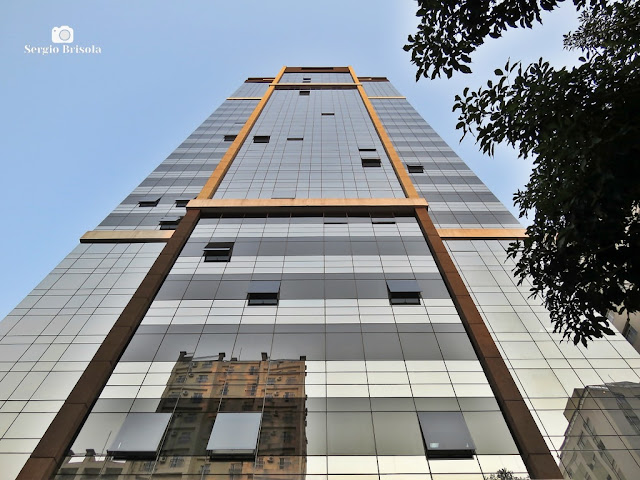 Perspectiva inferior da fachada do Edifício Brasília Financial - Santa Cecília - São Paulo