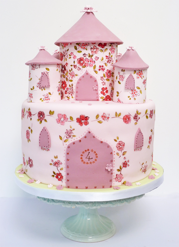 Amelie's House Princess castle cake