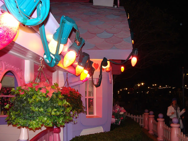 Minnie's House Decorated for Christmas Toontown Walt Disney World