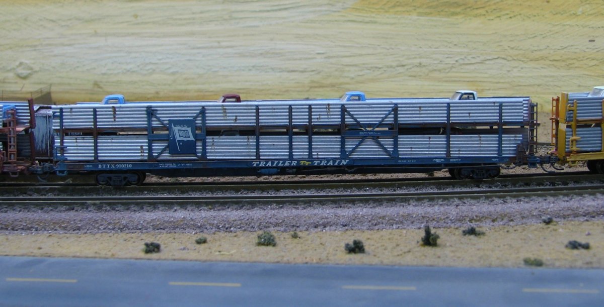 Needles Division Santa Fe RR N Scale: 1981 N Scale Auto Rack led by ...