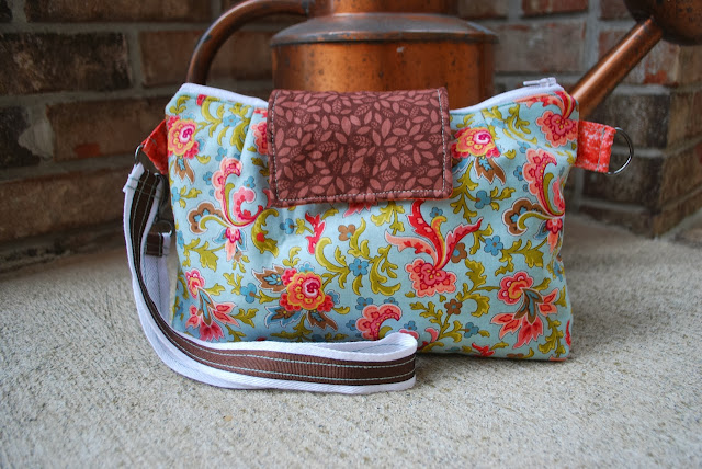 Roonie Ranching: Pattern testing -- the All-In-One Bag by Flutter from.Kat
