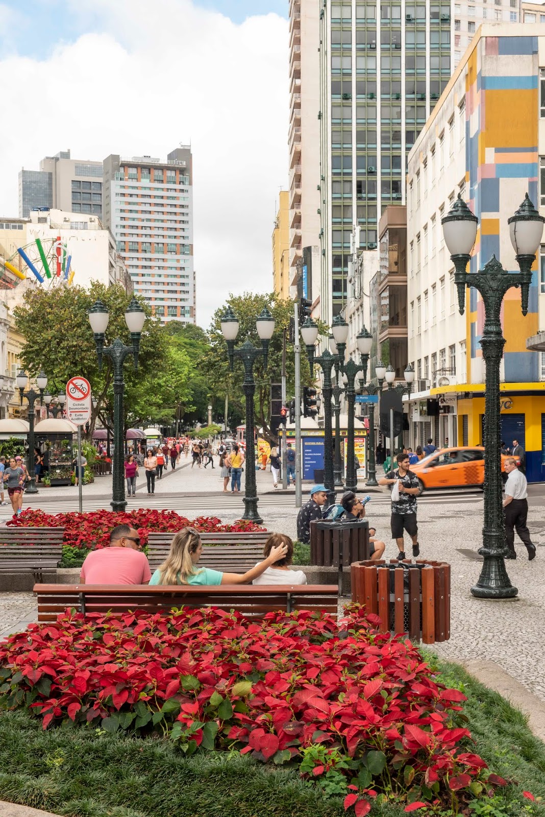 Rua das Flores e as pessoas