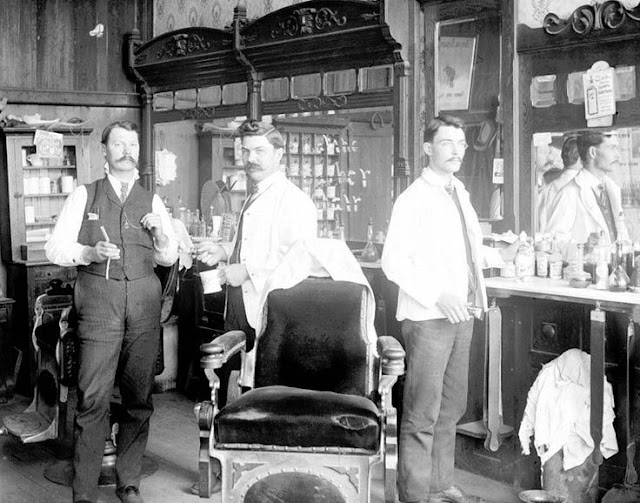 33 Rare Vintage Photographs Captured Barber Shops From Between the Late