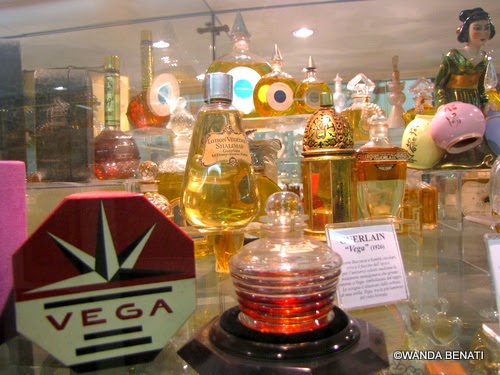 Le città del profumo Milano, profumi d'epoca, arte contemporanea e