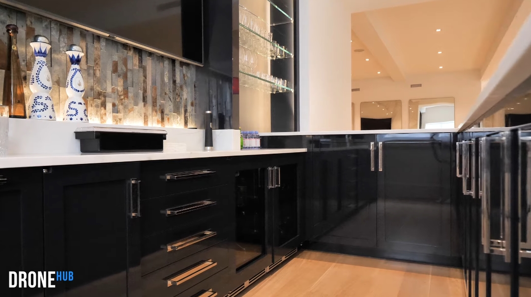 88 Interior Design Photos vs. 55 Coopers Neck Ln, Southampton, NY Luxury Mansion Tour