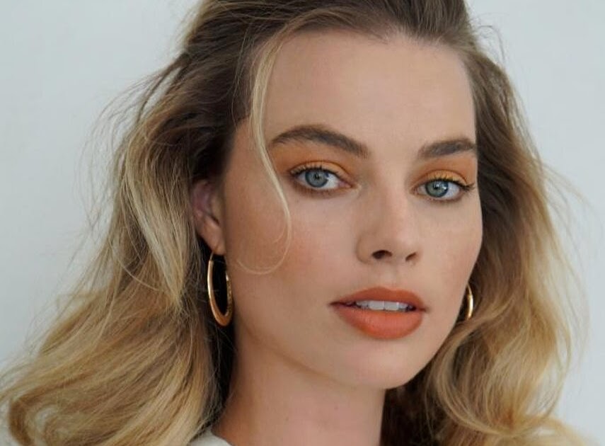 Margot Robbie Height, Weight, Body Measurements.