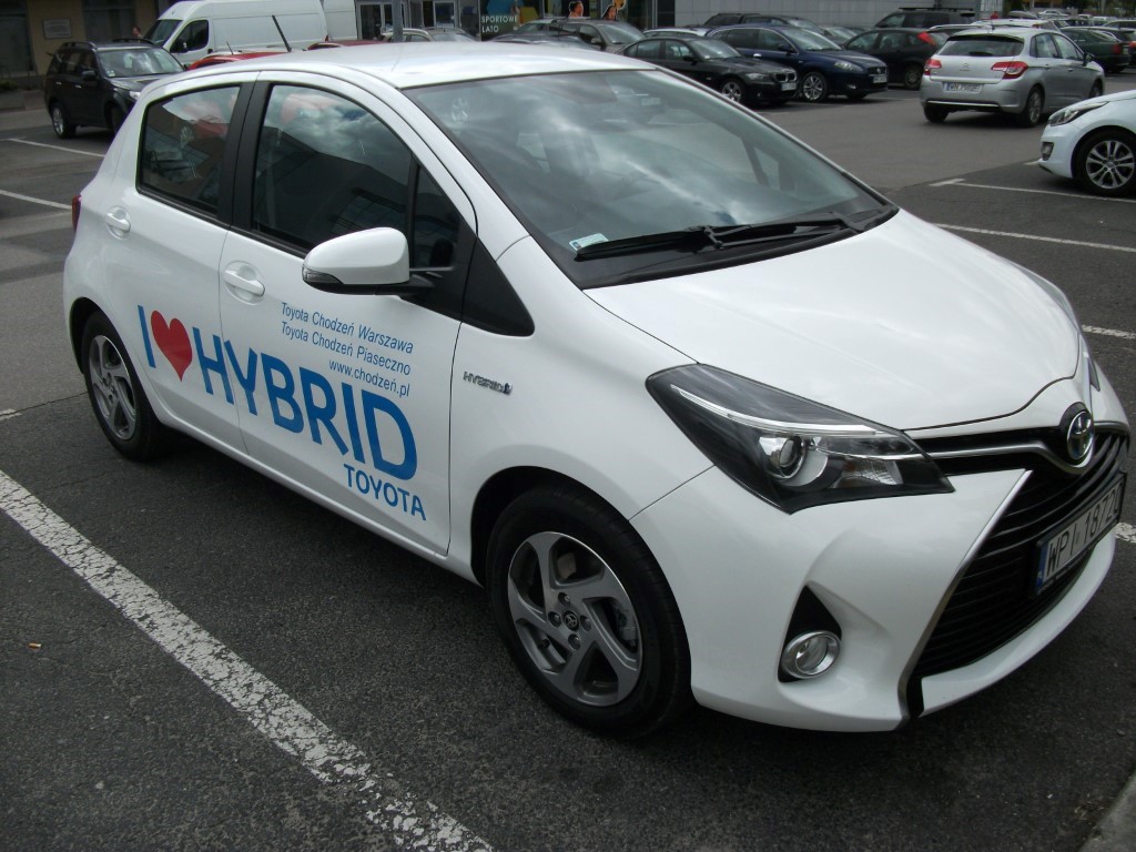 hybrydowa Toyota Yaris 100 kM
