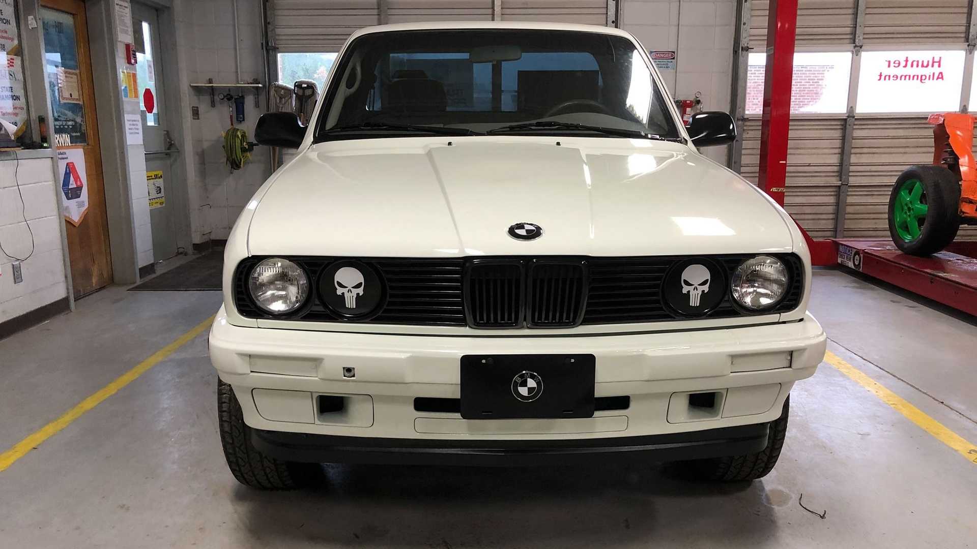 不是愚人節把戲喔!真實存在的 「Toyota Tacoma x BMW E30 融合貨卡」