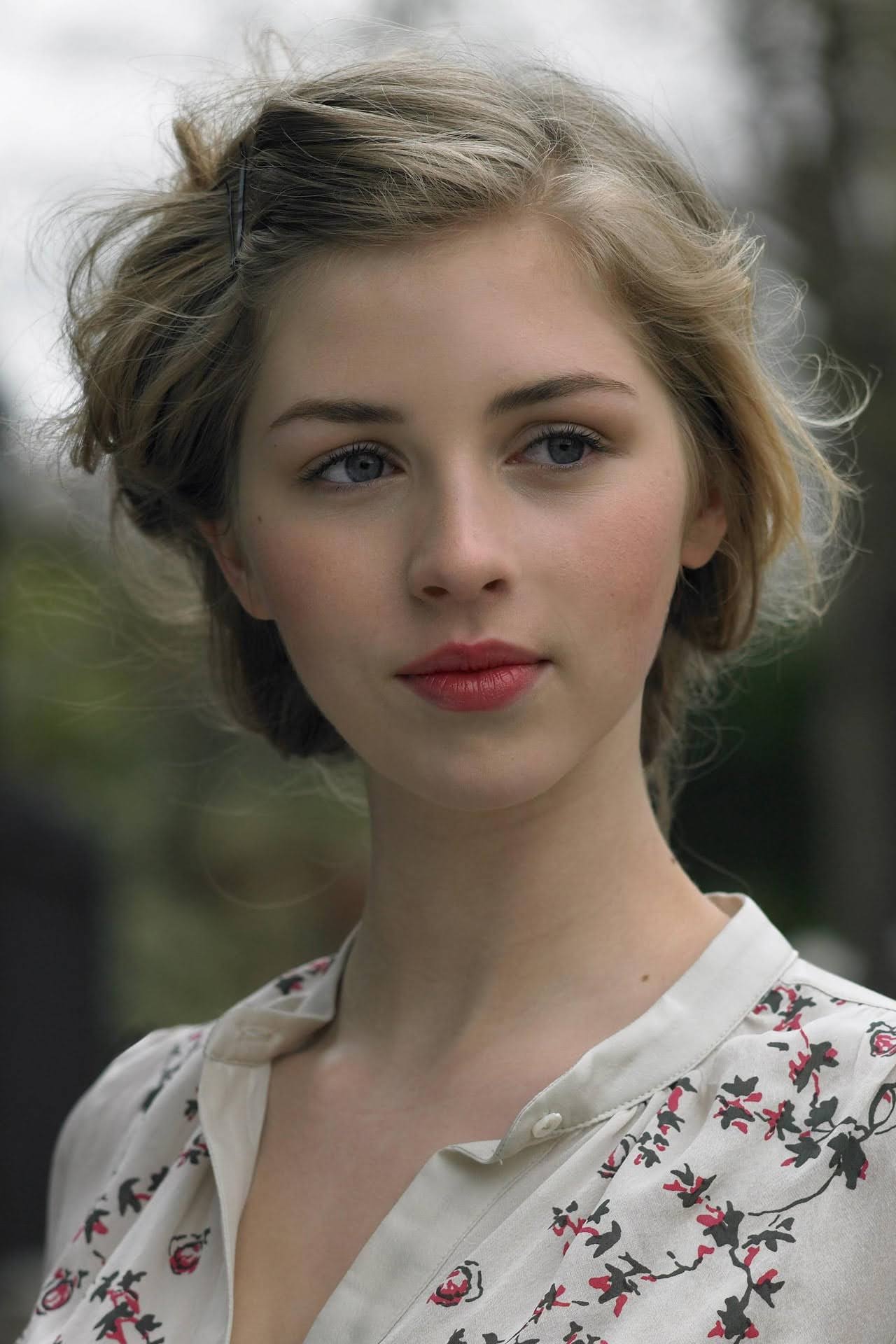 Hermione Corfield - Wiki, Age, Biography, Birthday, Trivia, and Photos