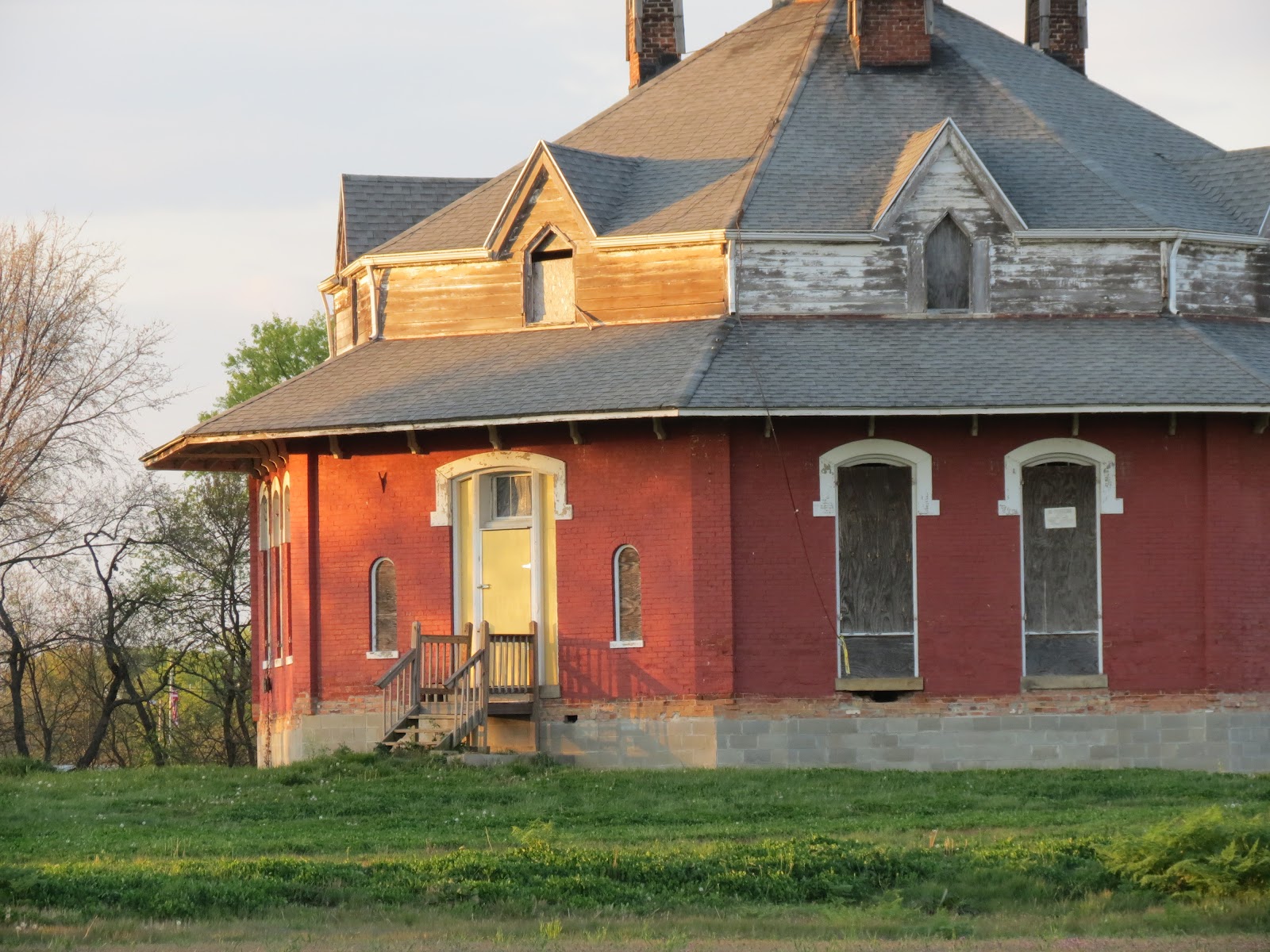 Take Me Home Country Roads The Circleville Round House