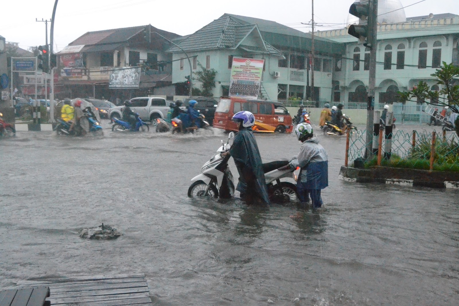 artikel banjir  wood scribd indo