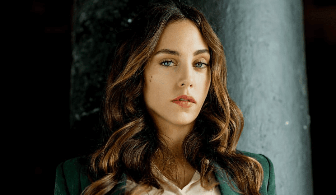Oyku Karayel : Most Beautiful Turkish Actress