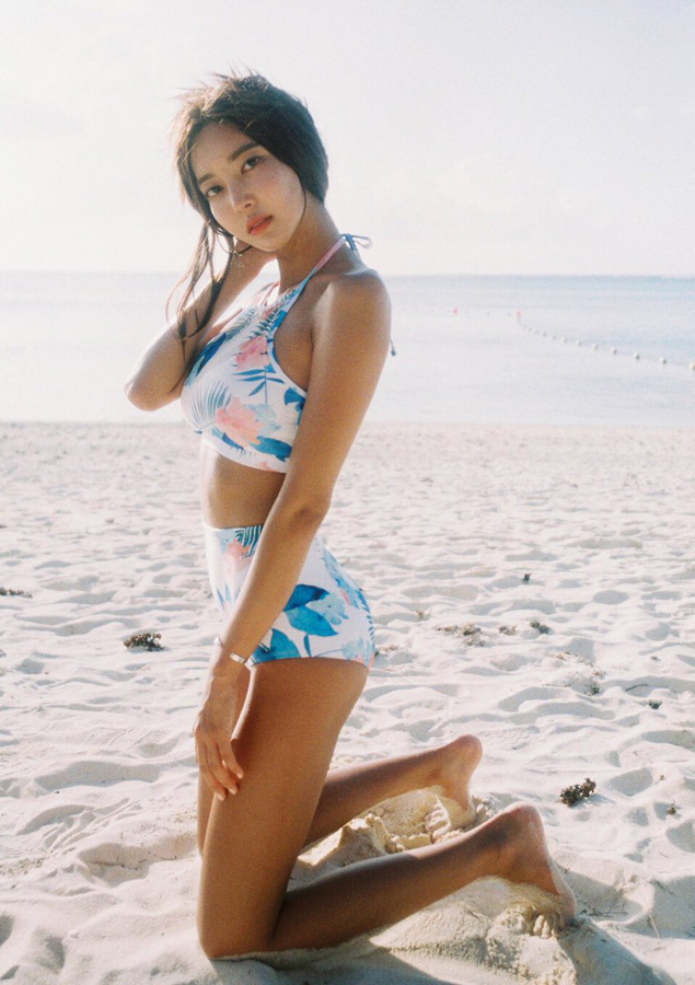 คิม ยุนจี(Kim Yoon Ji) เอ็กซ์แอนด์อึ๋มอวบอิ่มทิ่มหัวใจ