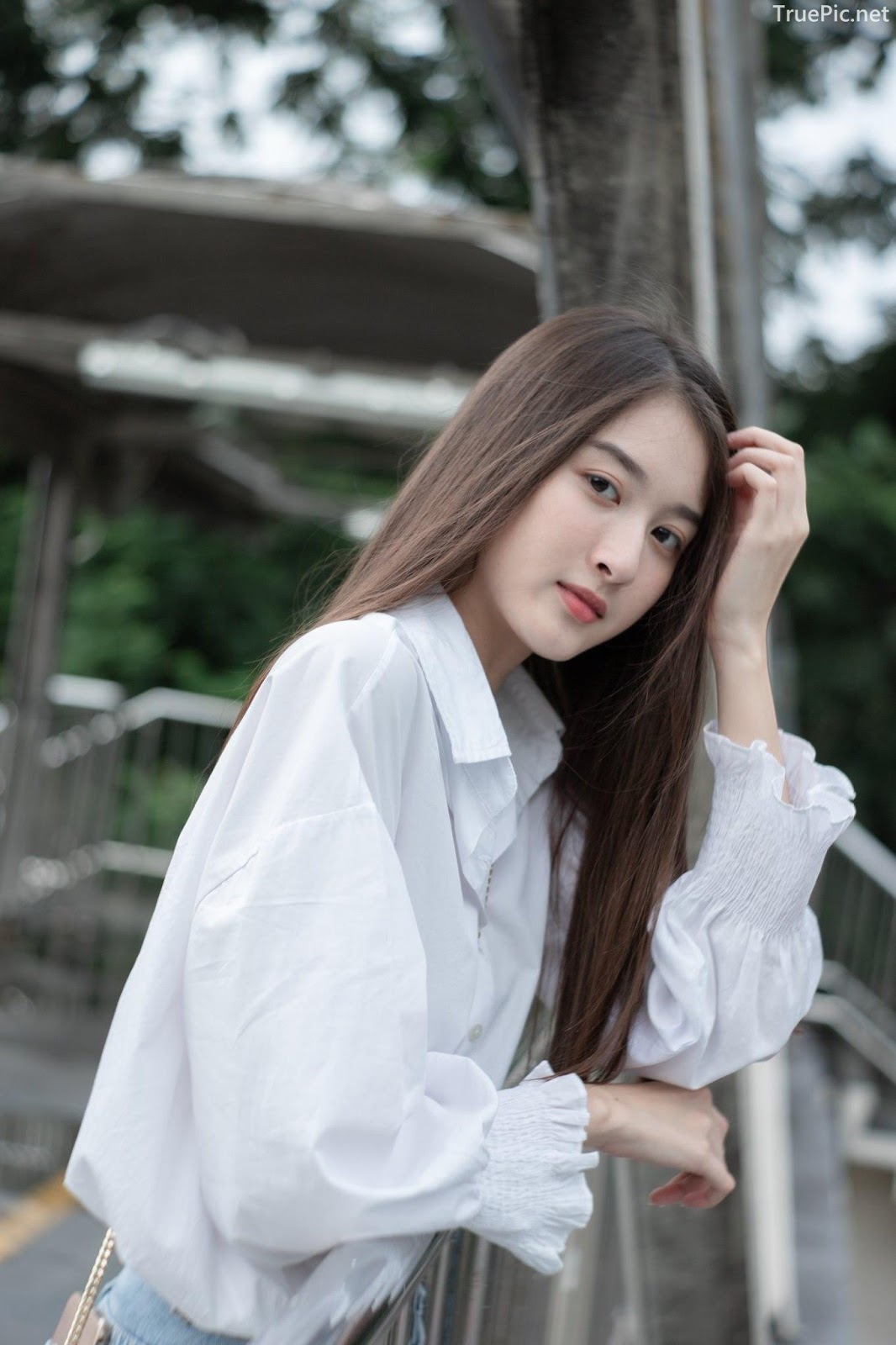 Thailand beaufiful model - View Benyapa - Young charming girl with long hair - Picture 5